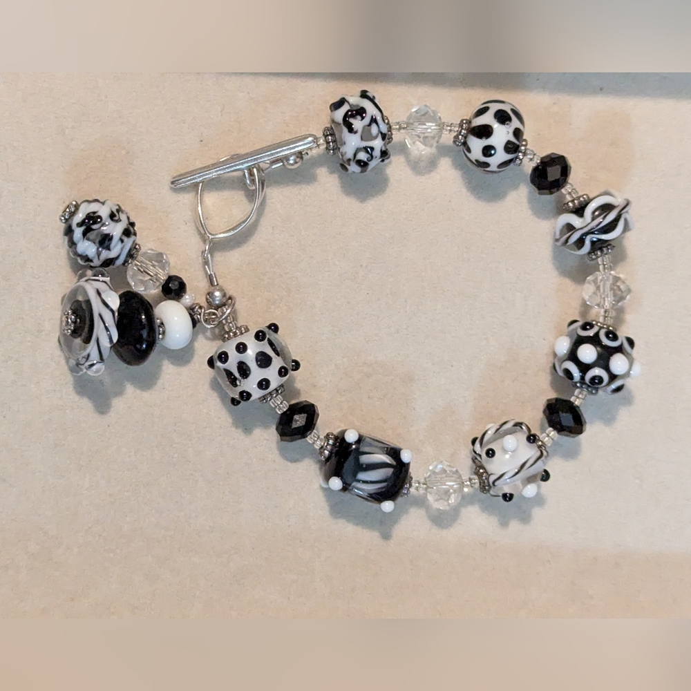 Sterling Silver Artisan Lampwork Venetian Style Glass Bead Bracelet Black White